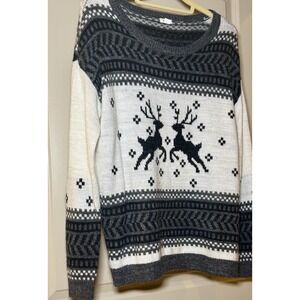Women's Reindeer Holiday/Christmas Sweater By Garage Size Medium Gray